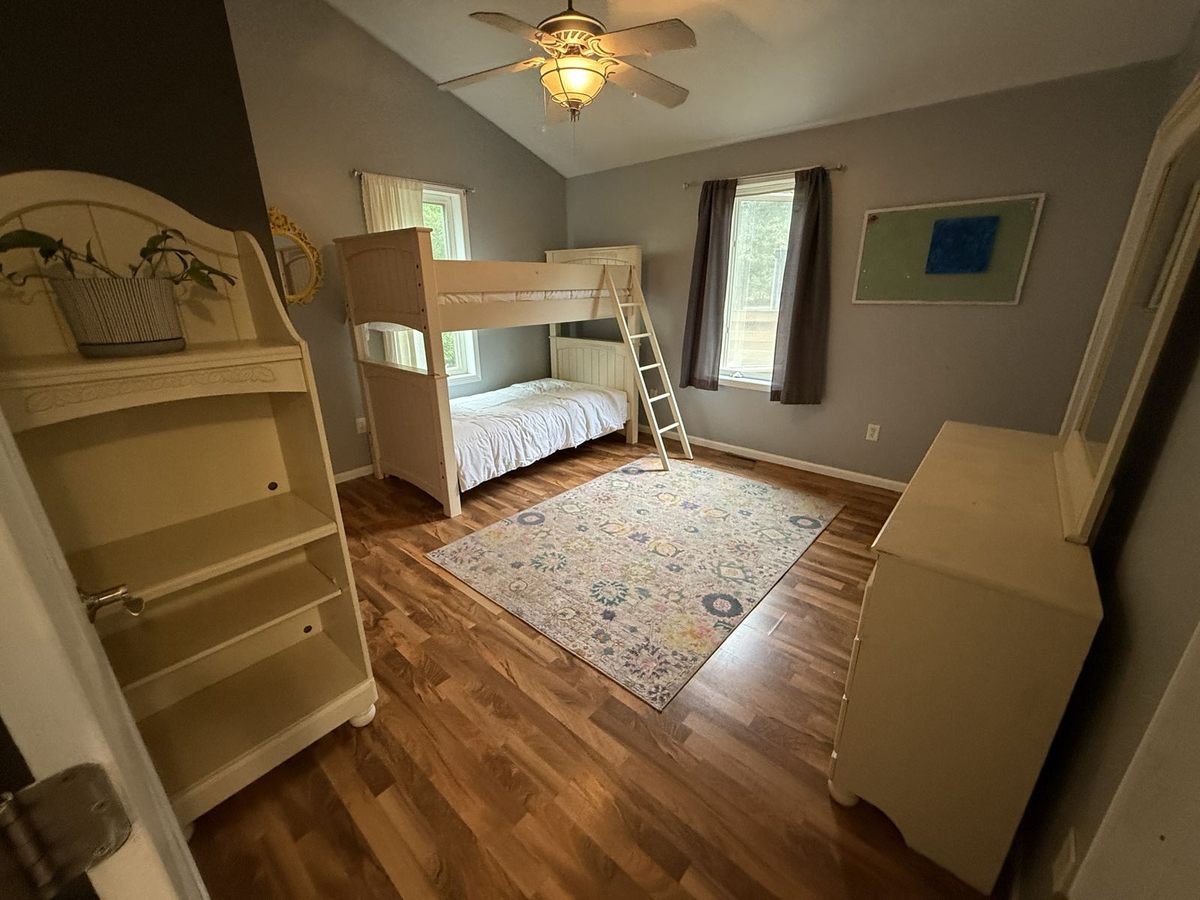 Kids bunk bed room at The Pine City House
